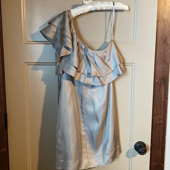 Banana Republic silk dress - Picture 5 of 8